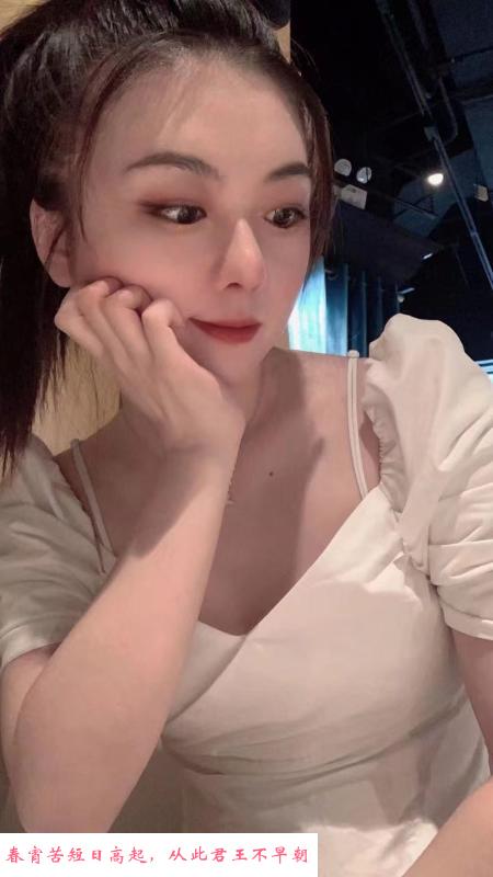 印象城大波妹子 第2张