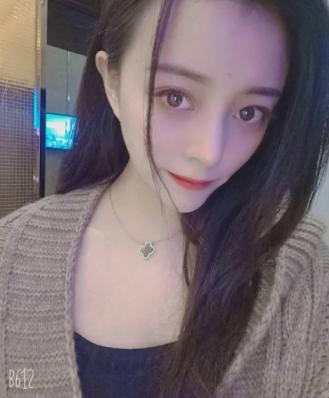 成都神似迪丽热巴的小姐姐 第1张
