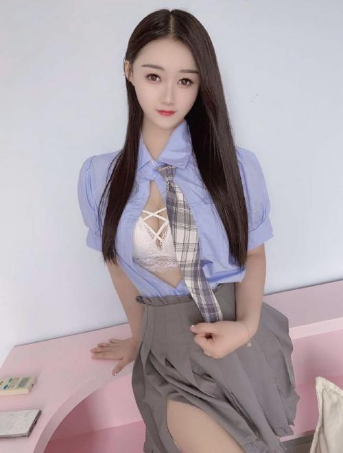 清纯小妹身材软嫩，通体粉红恨不得蛋都塞进去 第2张