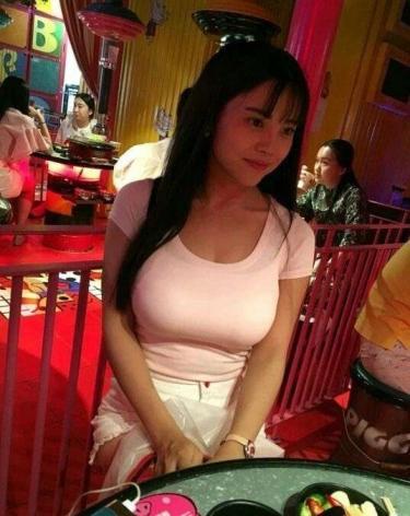 探店老字号黑丝大美腿美波 第2张