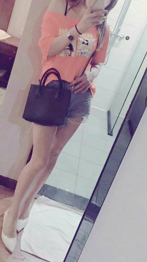干20岁嫩奶小妹，爽呆了 第1张