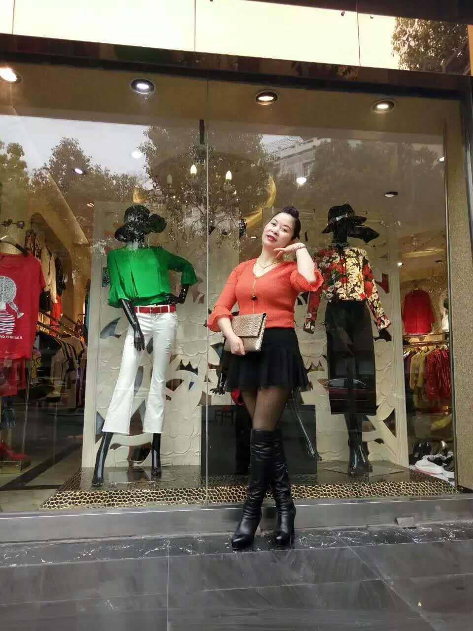 成都郊县感受丝袜高跟美丽娇艳的妇人 第2张