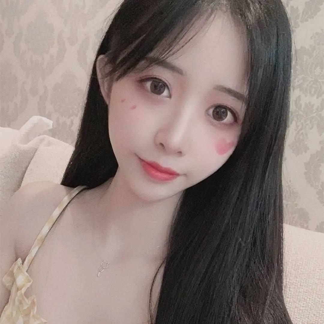 天府广场燕子，清纯可爱小美女，口活了得，做爱花样多，水箫给力 第2张