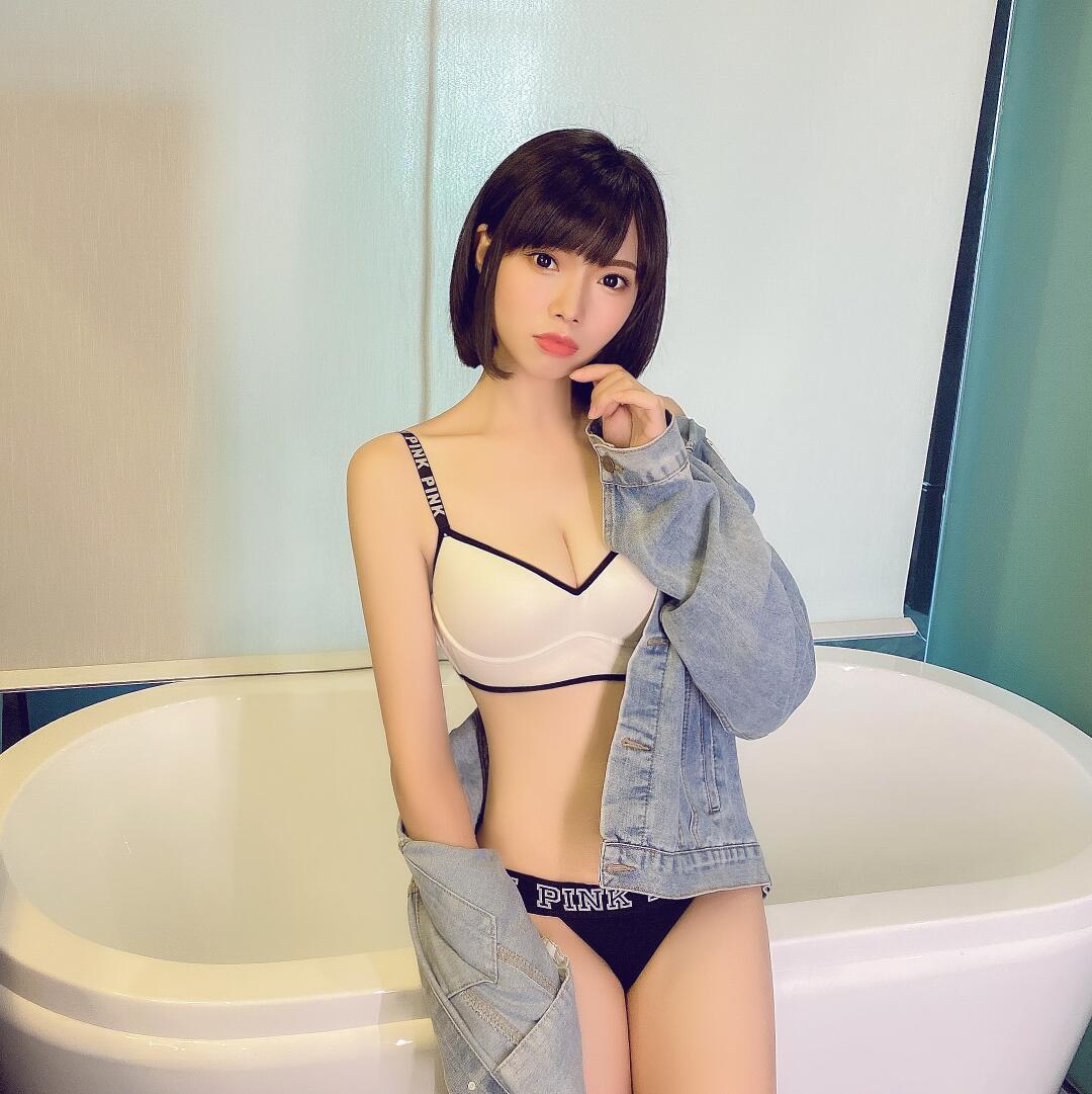 超级骚的短发小少妇 第1张