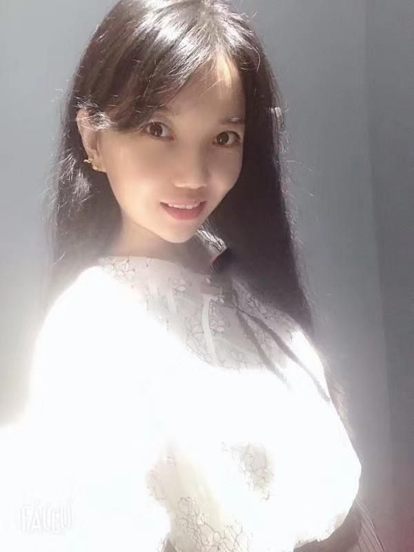 朝阳不错的小姐姐 第1张