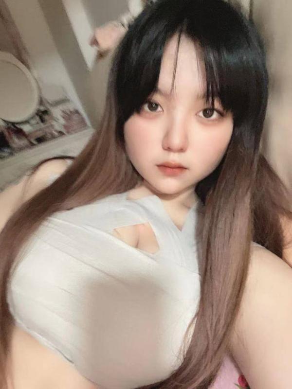 汉口大胸乐乐 第2张