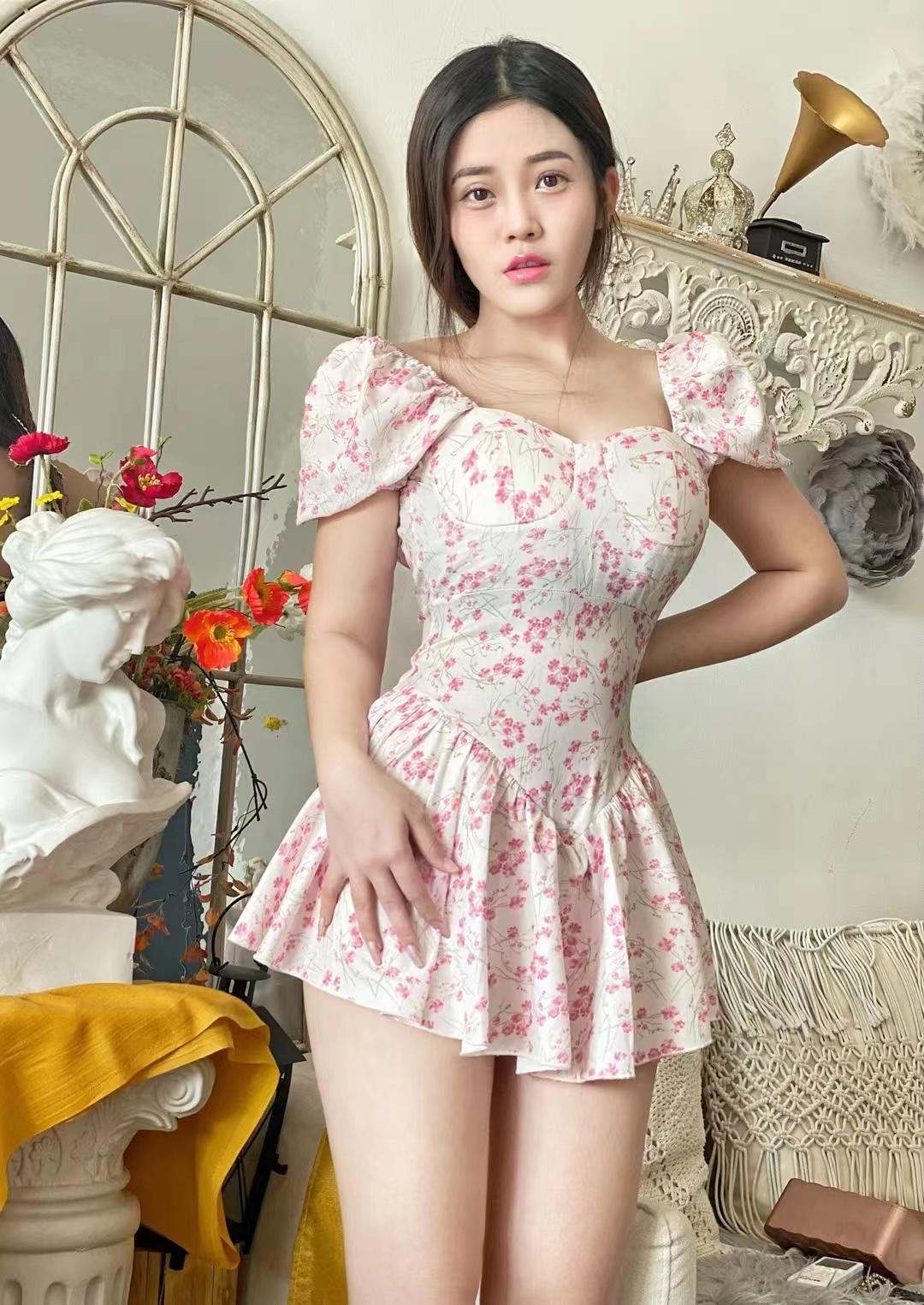小花裙妹子，各方面都不错 第4张