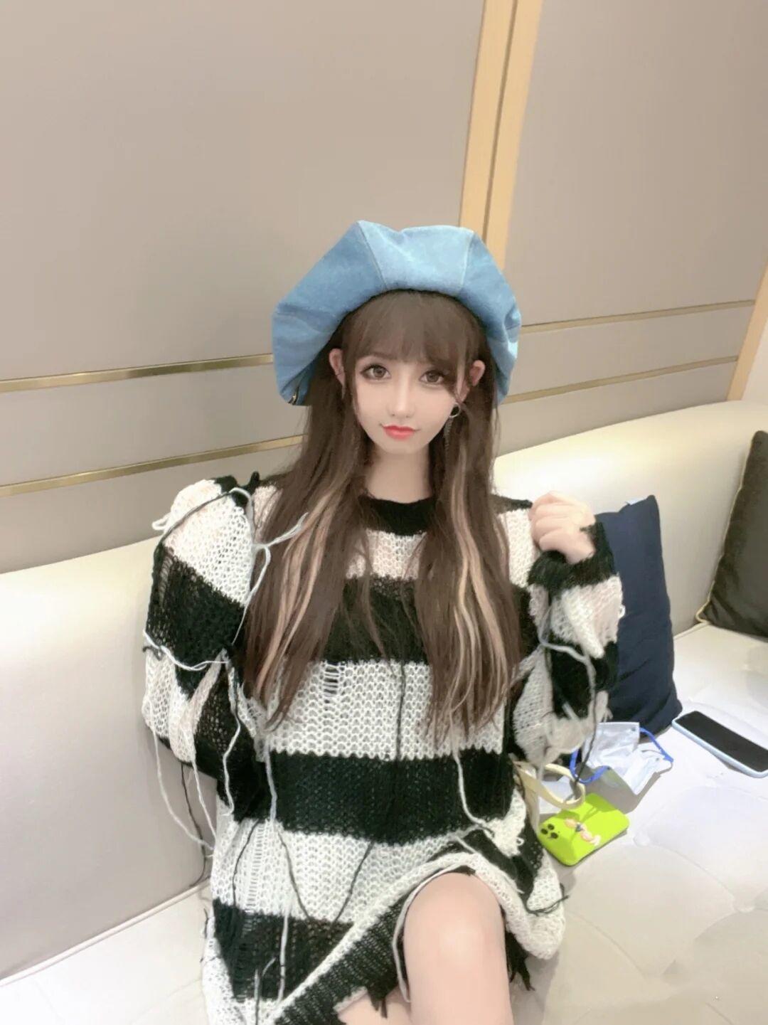 大学生兼职性感白嫩小妹妹，大长腿小蛮腰颜值高 第2张
