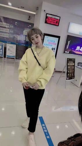 短发美女，服务不错 第2张
