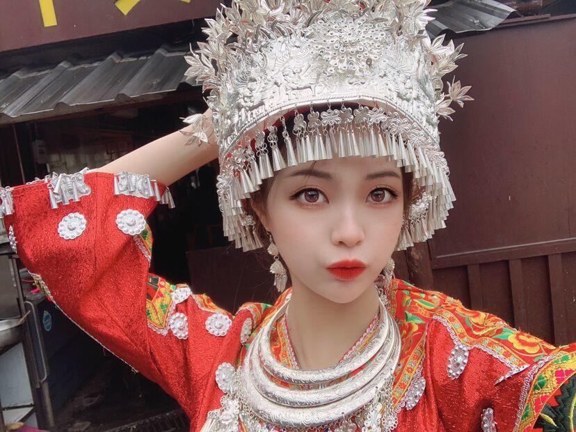 正宗苗族女孩，性感风格，胸器更是惊喜 第1张