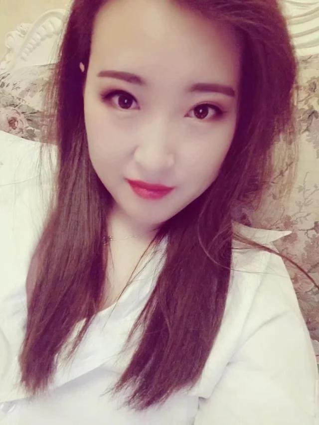 分享一个漂亮的热情妹子 第1张